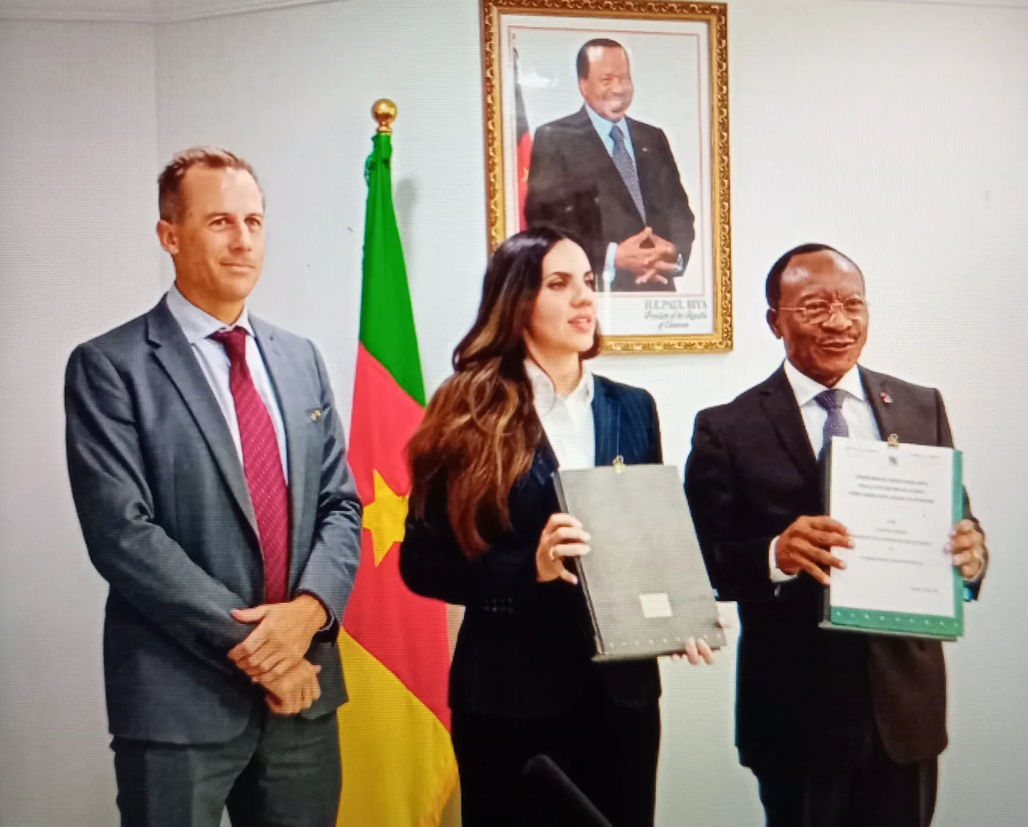 ​Projet routier Bekoko-Limbe-Idenau : Un pas décisif avec la signature d'un MoU