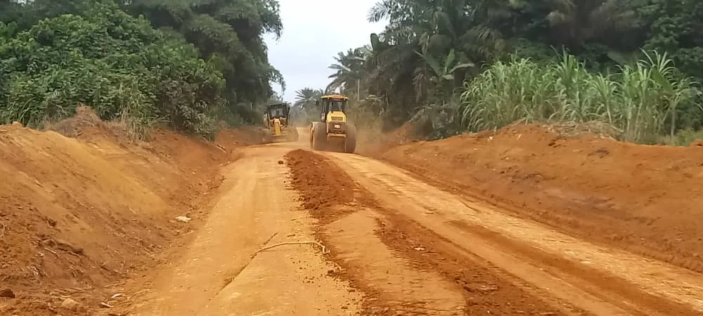 Route Ebolowa–Akom II–Kribi:ICM Intensifie les Travaux Préliminaires et Assure la Fluidité du Trafic